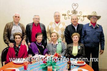 Manolo Fernández y Sra., Antonio Fernández y Sra., Ignacio Pámanes y Sra., Arturo Giacomán y Sra., y Salvador Álvarez.