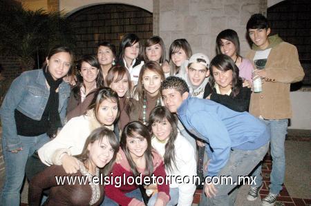 10122006 
Ana Avelina Maturino Ramón cumplió 18 años y los festejó junto a sus amigos Caro, Mariana, Miriam, Cecy, Rosita, Ivonne, Elena, Esbeidy,Valeria Maricela, Valeria, Andy, Daniela, Ari y Diego.