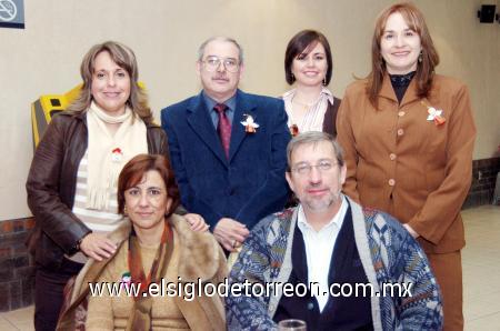 15122006 
Mónica Rosell, Susana Iduñate y Richy González, en compañía de los maestros Dora Gómez Palacio, Carlos Villarreal y Francisco Amparán.