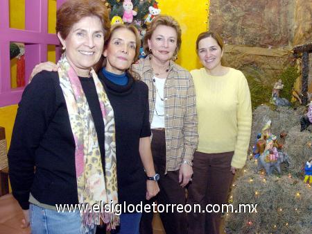 15122006 
Norma de Franch, Lupis Flores, Sofía Kienzler y Cecy Murra.