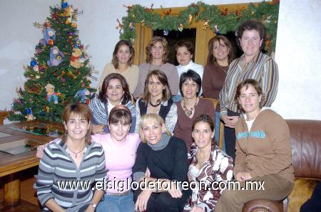 15122006
Paulina Diez de Medrano celebró su cumpleaños, con una agradable reunión acompañada por un grupo de amistades.