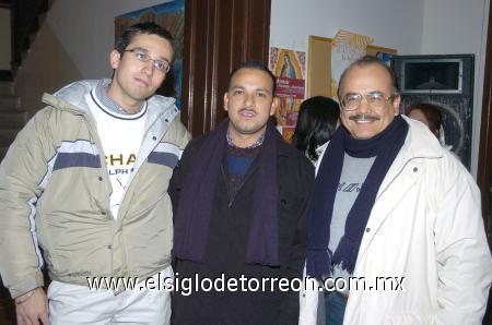 11122006
Alejandro Martínez, Arturo Silva y Víctor Rodríguez.