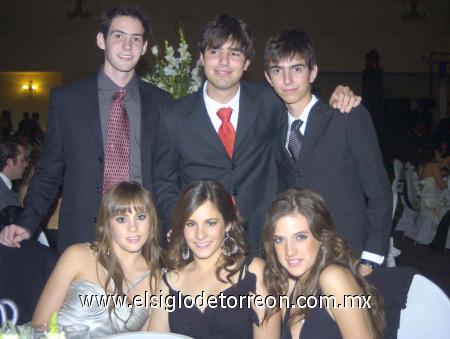 11122006
Luisa Parra, Marce González, Isabel Murra, Javier, Carlos y Willy Santorius.