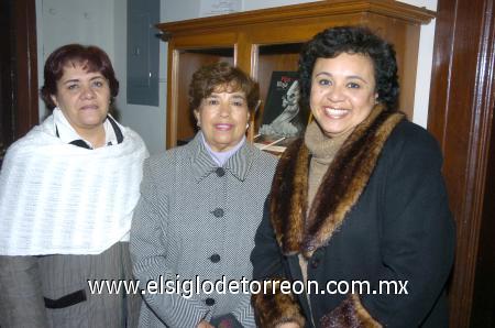 11122006
Martha Román, María Teresa de García y Alejandra de García.