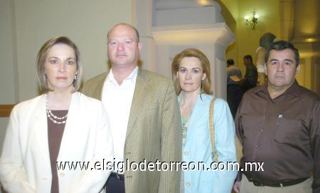 14122006
Ana Isabel Reyero de García, Roberto García, Eugenia Reyero de Diez y Eduardo Diez.