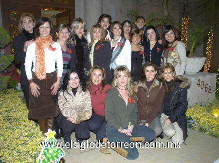 12122006
 Lorena de la Garza, Mónica Silveyra, Susy Anaya, Laura Santibáñez, Malula Salazar, Ale Habib, Jaque Shepard, Yadira de González, Mónica Sáenz, Cecy y Mary Tere Luna, Angélica Verano, Lorena y Mónica Silveyra, Perla E