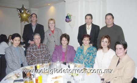 171220006
Patricia Valdez, Curt y Nora Müller, Paco y Nora Rubio, Neto y Xóchitl Hernández.