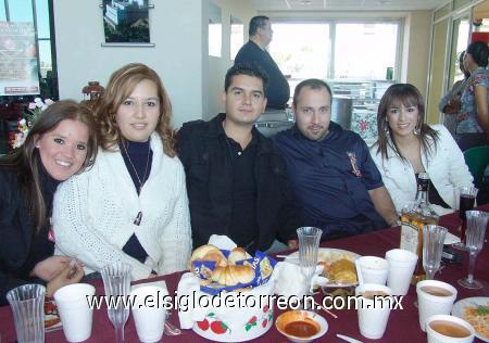 20122006
Ana Cristina Ayup, Alberto Rodríguez, Aldo Magallanes, Rocío Lechuga y Gloria Rodríguez.