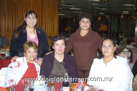 20122006
Candelaria Flores, Adriana Hoyos, Refugio Ortiz, Arcelia Robles y Guillermina Lozano.