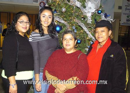 21122006
Marisela López, Cecilia Rodarte, Lizeth Amador y Hermelinda.