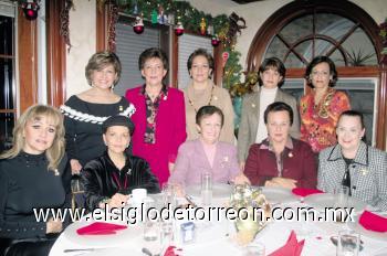 Lizzi de Gotes, María Elena R. de Tinoco, Alicia E. de Fernández, Cecilia del B. de Cisneros, María de los Ángeles Mijares, Licha de Cárdenas, Betty de Gómez, Angelina de Leal, Ángeles de Lara y Lety de Martínez.