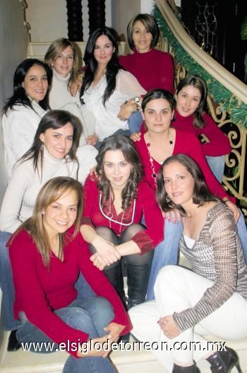 AMIGAS DE SIEMPRE
Susana de Rubio, Liliana de Yacamán, Gisela Fernández, Celina López, Mayra de González, Susana Valdés, Stephania Gómez, Karla García y Marcela Vega.