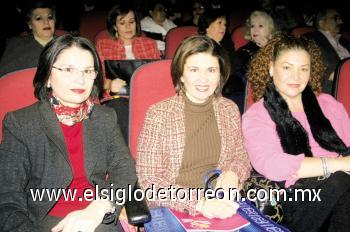 Viví Rebollo de Garza, Nena R. de Díaz de León y Ruth Pastrana de Navarro.