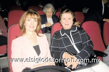 Zoila de Muñoz y María Luisa Huerta.