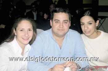 Luly Berlanga, José Humberto García y Lizeth Giacomán de García.