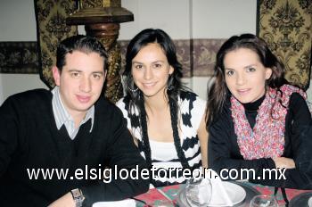 Jorge Cepeda, Luly Colores y Ale García.