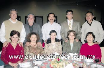 Leopoldo y Olivia Sotoluján, Armando y Ruth Navarro, Miguel y Vero Wong-Sánchez, César y Maru Madero, Jorge y Elsa Díaz.