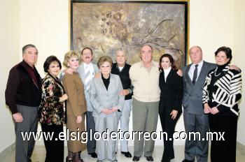 La festejada junto a sus hijos e hijos políticos, Rogelio y Tere, Margarita y Eduardo, Hernando J. Cruz Enríquez Sánchez, Enrique y Juanita, Jorge y Ana Magdalena.