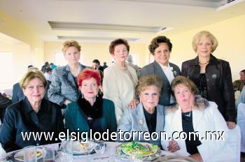 Martha Cepeda, Josefina H. de Pérez, Margarita de Garza, Vouchis de González, Delfina de Garza, Delia de Garza, Elvira de Domas y Yolanda de Pedroza.