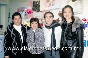 Mónica Pacheco Garza, Estela Reed de Obeso, David Obeso Reed y Luz Elena Awerhoff.