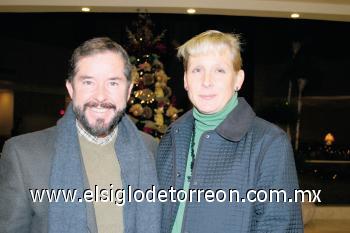 Javier de la Peña Cortés y Alejandra de De la Peña.