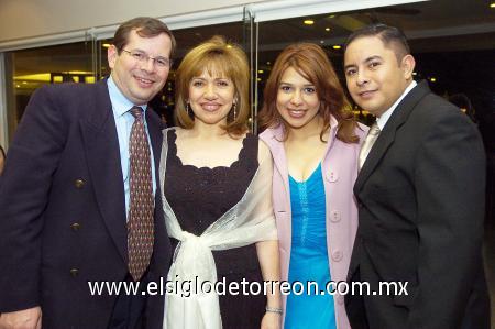 23122006 
Pedro Martínez, Vivi Pérez, Karina Lumbreras, Ulises Martínez