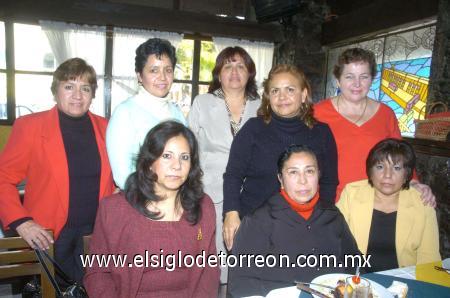 28122006
Dolores Castorena, Rosalba Jiménez, Dora Tovar, Mica Castillo, Rufina Velázquez, María de la Luz Delgado, Juanis Cruz e Irma Galán.