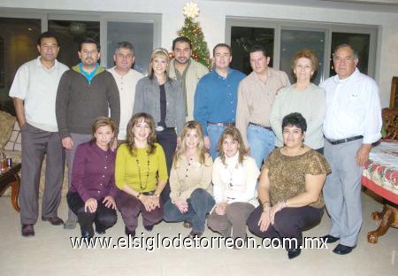 28122006
Javier y Diana Rentería, Carlos y Caro Anaya, Marcelo y Adriana González, Alejandro y Adriana Martínez, Baltazar y Estela Agüero, Marco y Marielena Román, Edy y Malula Salazar.