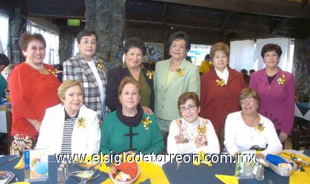 28122006
Luchita de Domínguez, Martha del Real, Chela Varela, Celia del Río, Martha Fuentes, Hortensia Zapico, Elvia Vargas, Bety de Ramírez, Emma de Holguín y Conchis de Escobar.