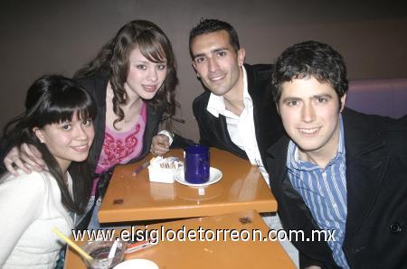 31122006
Antonio Michel, Jean Francois Blachard, Paulina Villarreal y Lorena Cerda.