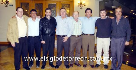 0201207 
Heriberto Méndez, Juan de Dios Luna, Francisco José Madero, Agustín Madero, José Antonio Villarreal, José Ramón Algara, Luis del Moral Rossette y Elías Quezada Salcedo.