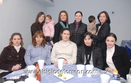 04012007
Mariana Robles, Nadia de Acosta, Eva de Aguirre, Marisa de Simental, Ileana de Ramírez, Caty de Rodríguez, Martha de Montellano, Lorena de Braña y Gaby de Martínez.