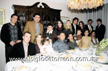 Juan Manuel Rodríguez de la Toba, Javier, Ana y Mariana Yarza, Jorge Rocío y Jordi Pérez, Braulio, Gaby, Braulio, Sebastián y Gaby Rodríguez, Pepe, Maribel y Gonzalo Blanco, Maribel Rodríguez M y Ana Claudia López.