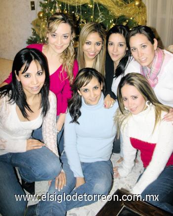 BUENAS AMIGAS
Ana Paula Madero, Vanesa Flores, Paola Rubio, Chelito Macías, Gloria Hernández, Jessica Avelar y Ana Cristina Martínez