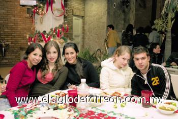 Isa Soto, Ana Cecy Martín, Mariely Romo, Cristy Sesma y Berny Mendoza.