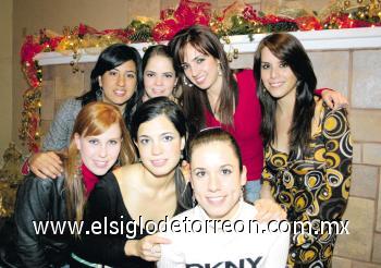 REUNIÓN NAVIDEÑA
Sofía Rodríguez, Alicia Jalife, Lily Villa, Laura Gajón, Marlene Gidi, Lorena Sáenz y Daniela Gaytán.