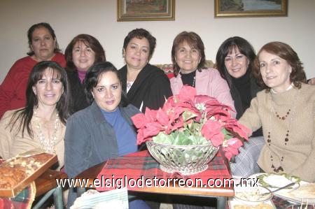 08012007
Carmina Brayan, Lety Rodríguez, Dora Luz Aguirre, Monira Ramírez, Tere Ruiz, Gabriela Tinajero, Laura Camacho y Antonieta Núñez.