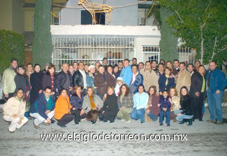 08012007
César Ricardo Martínez Ayala, celebró su cumpleaños hace unos días y lo festejó en compañía de familiares y numerosas amistades