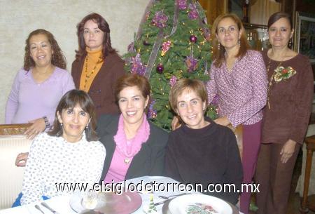 09012007
Mayela de Barrios, Biachi de Padrón, Ana Luz Rivera, Josefina de De la Fuente, Soledad de Vara, Martha de Espino y Carmen de Metlich, en la posada del grupo Santa Teresa.