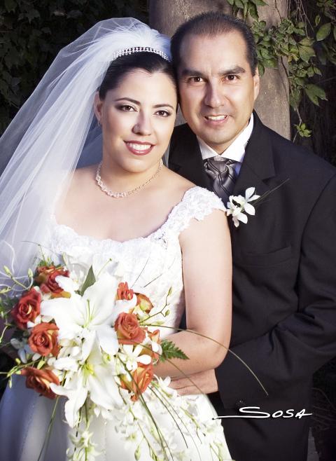 Lic. Eduardo Mier y de Lara y C.P. Lilia Alicia Gómez Macías contrajeron matrimonio en la parroquia de La Inmaculada Concepción, el 27 de octubre de 2006.


Estudio: Sosa