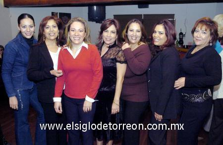 12012007 
Gilda Morales, Nancy García, Lisette Morales, Analie de Boone, Nancy Paz y Gilda García festejaron a Linda García.