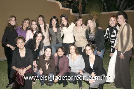 11012007
Roxana, Susana, Sofía, Liliana, Mela, Nancy, Mely, Melinda, Nancy, Paty, Lulú, Ana Sofía, María del Carmen, Alicia, Irma y Sandra departieron en torno a una agradable velada