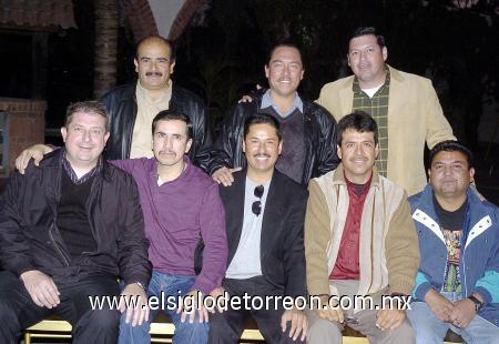 14012007 
Antonio Verduzco, Osvaldo Valenzuela, Sergio Flores, Óscar C., Armando Lleverino, Joel Gómez, Felipe Favila y Raúl Luján, en la reunión de ex alumnos de la Secundaria No. 2.