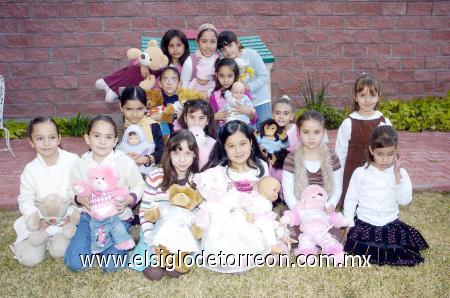 14012007 
Liliana Pérez, Ileana Salsa, Karla Ramírez, Luciana Arriaga, Valeria Jaidar, Diana, Cristina y Brenda Saldaña, Lorena de la Garza, AnavyLuisa Rodríguez, Daniela López, Ana Carmen Motola, María y Roxana González.