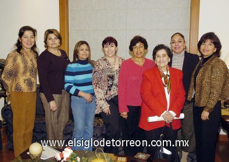 13012007 
 Paty de Aguilera, Carmen de García, Carmen de Haessing, Maru de Kort, María del Carmen de Rodríguez, Juanita de Núñez, Carmen de Jaik y Chepi de Pérez.