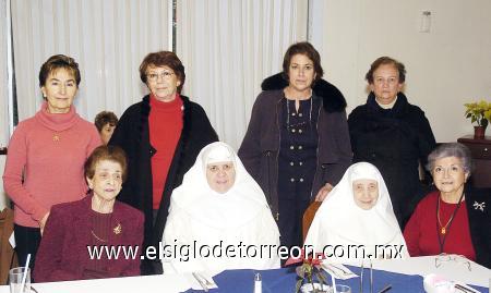 21012007 
Eva de González, Gloria de Menéndez, Aurora López Sesma, María Cristina,Anita de Fernández, Meche Fernández,hermanas Josefa Alonso y Josefa Lenier.