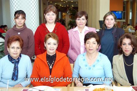 21012007 
Pily Chávez, Bertha Amalia García, Marina Falcón, Gloria Ávalos, Lety Orozco, Queta Ruelas, Marychuy Cervantes y Ana Gaby Cossío, grupo de amigas ex compaleras del Banco Internacional.