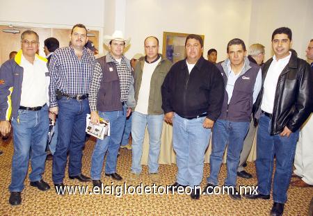 21012007 
Roberto Ríos, Francisco Papadakis, Ingeniero Plascencia, Fredy Villarreal, Andrés Izaguirre, Gualberto Casas y Gazi Issa.