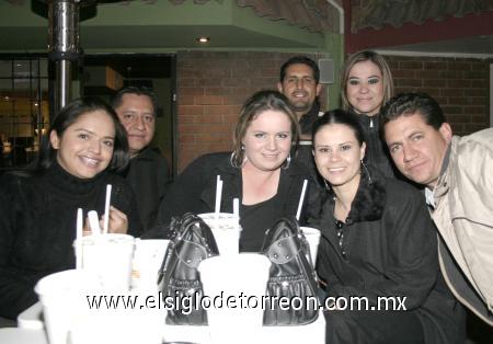 24012007
Jorge Oyarzábal, Patricia Marín, Adriana Paniagua, Susana Salum, Brenda Salum, Martín Cerpa y Roberto Berumen.