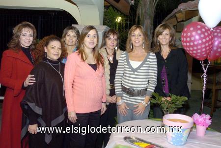 28012007 
Regina de Gutiérrez junto a Nena de Villarreal, Patricia de Villarreal, Ruth de Navarro, Lupe Valdés, Ivonne de Dávila y Magdalena de Ruenes.